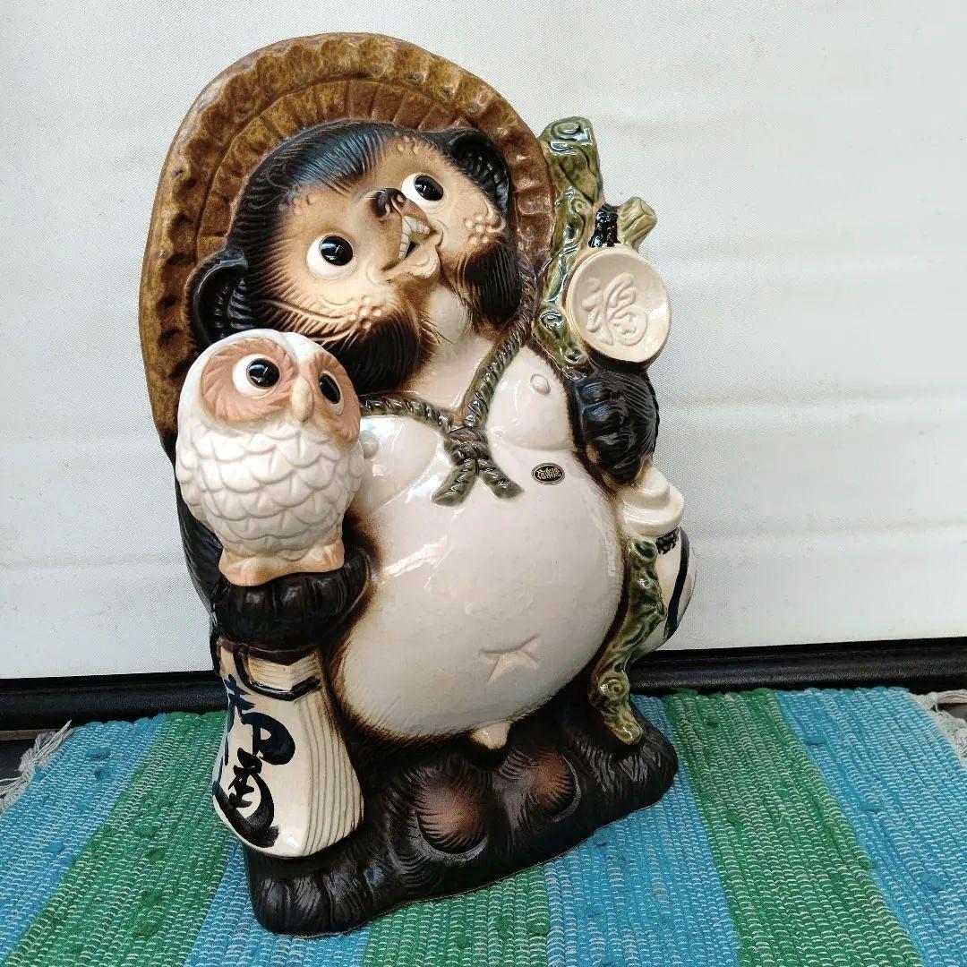 43フクロウさん抱く福ひねり狸さん03