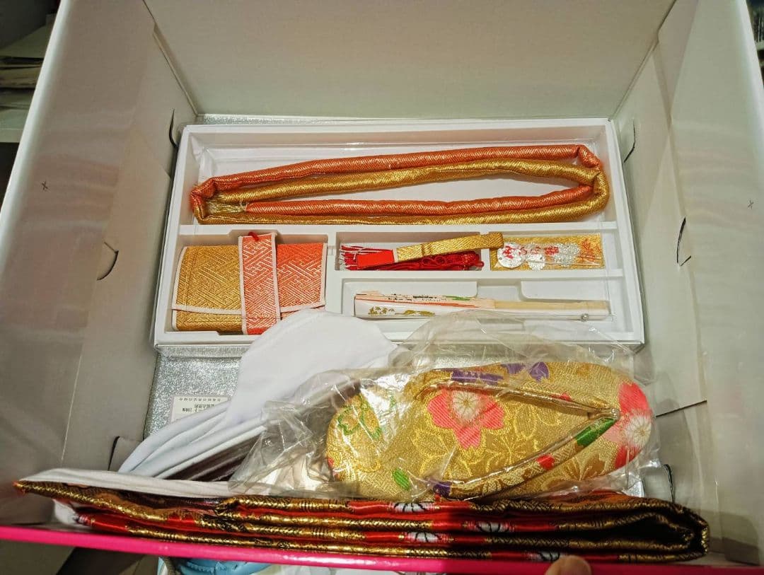 タイムセール　銀座　高級　七五三セット　赤 　絹着物　小物