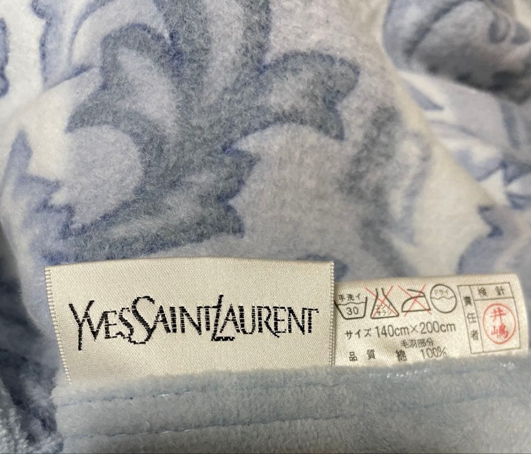 未使用品‼️イブサンローラン 綿毛布 中国製 140×200 - メルカリ