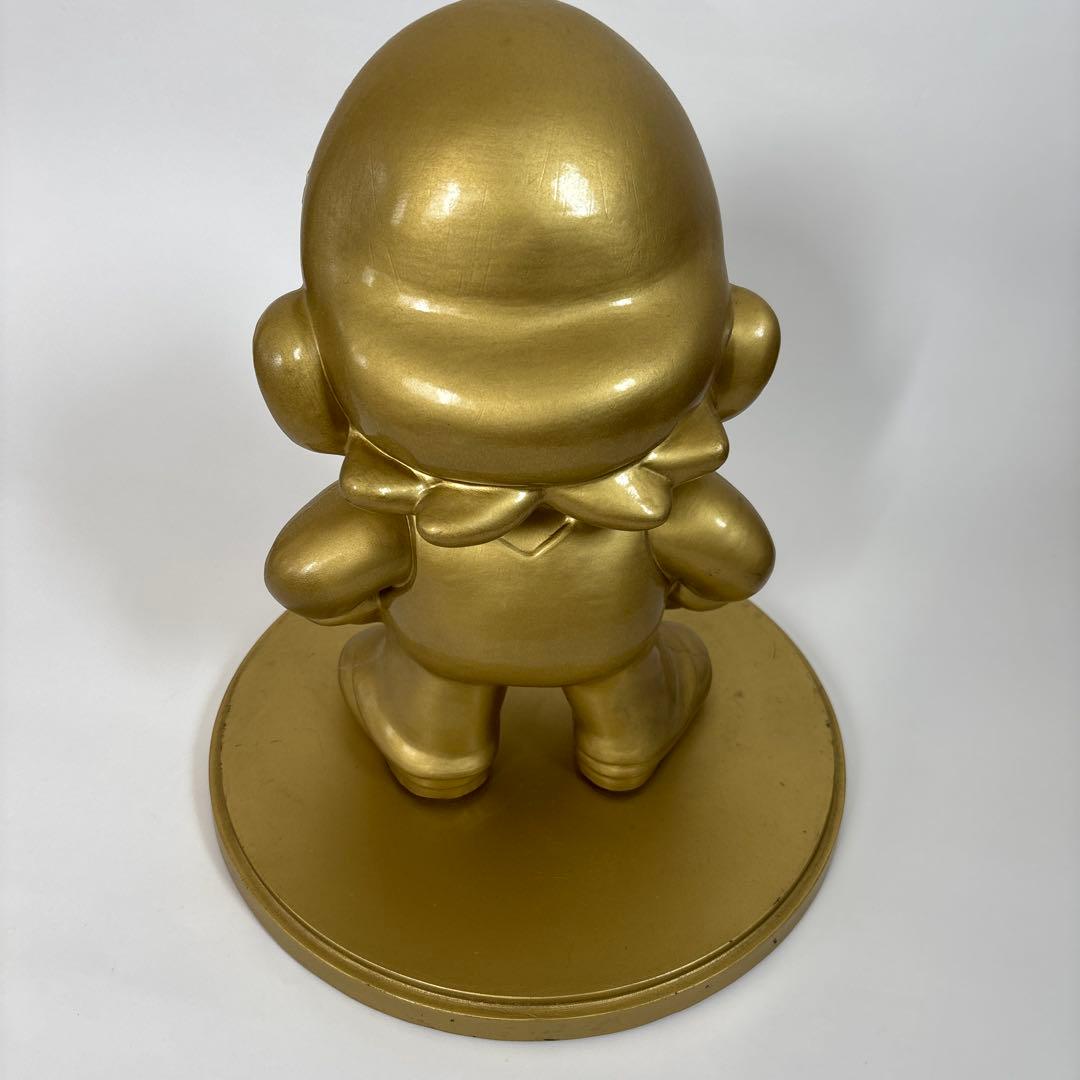 ゴールドマリオ像