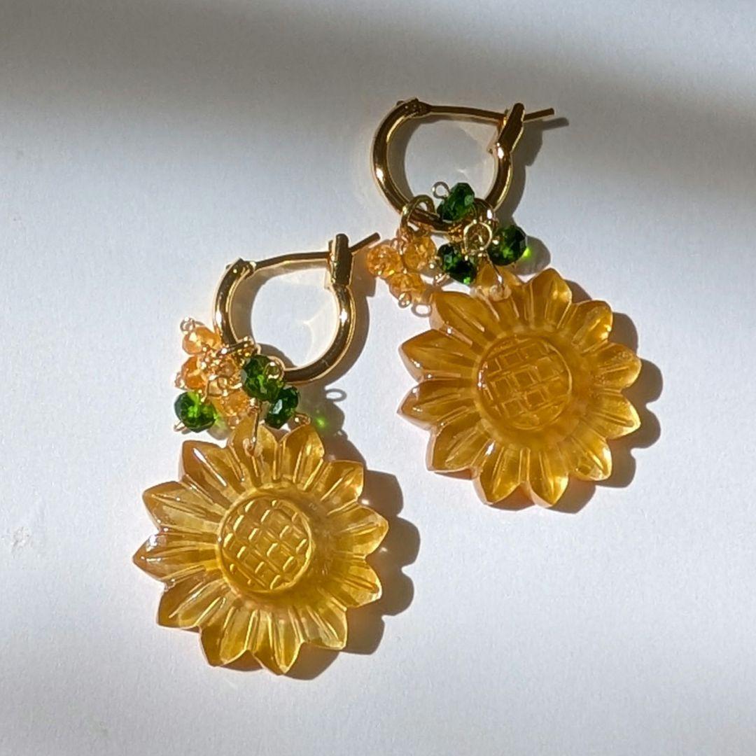 ひまわりカービングピアス