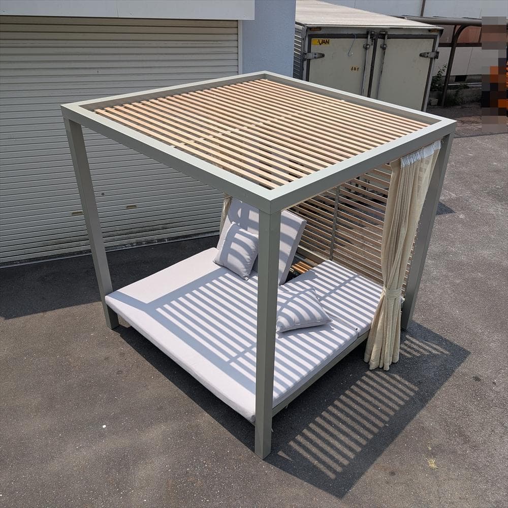 リゾートベッド　ベッド　デイベッド　グランピング　プールサイド　カーテン付き　B