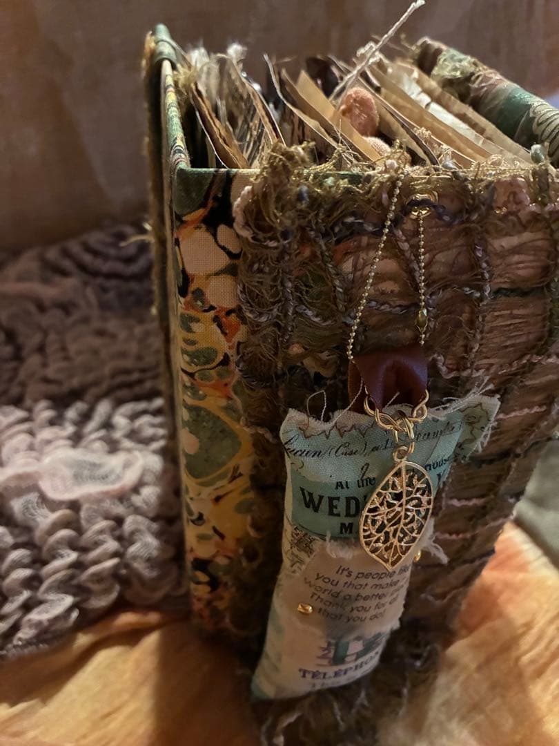 古道具や古切手、古い物ジャンクジャーナル　ティムホルツ　グリーン　フランス