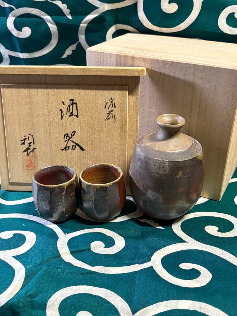 備前焼 陶器製徳利とおちょこセット 木箱入り