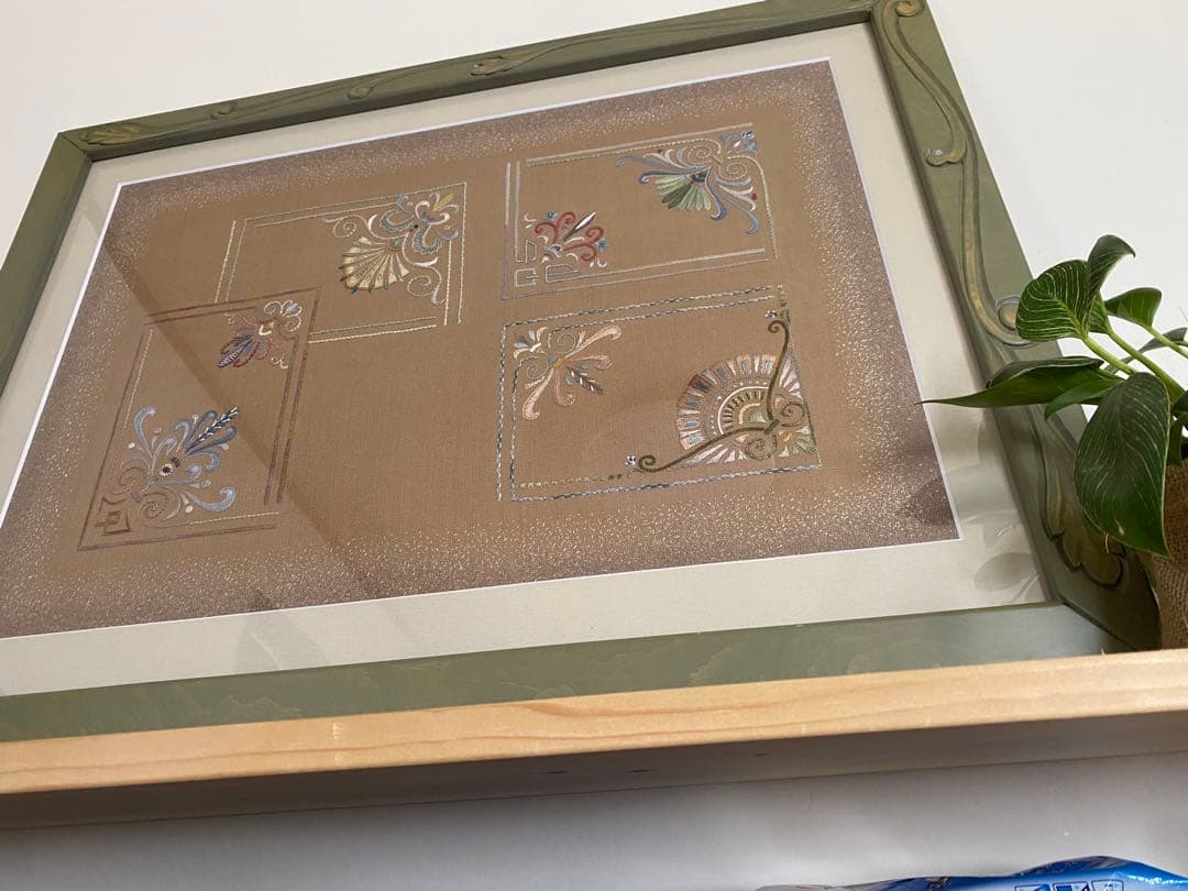 刺繍アート作品 緑色フレーム付き