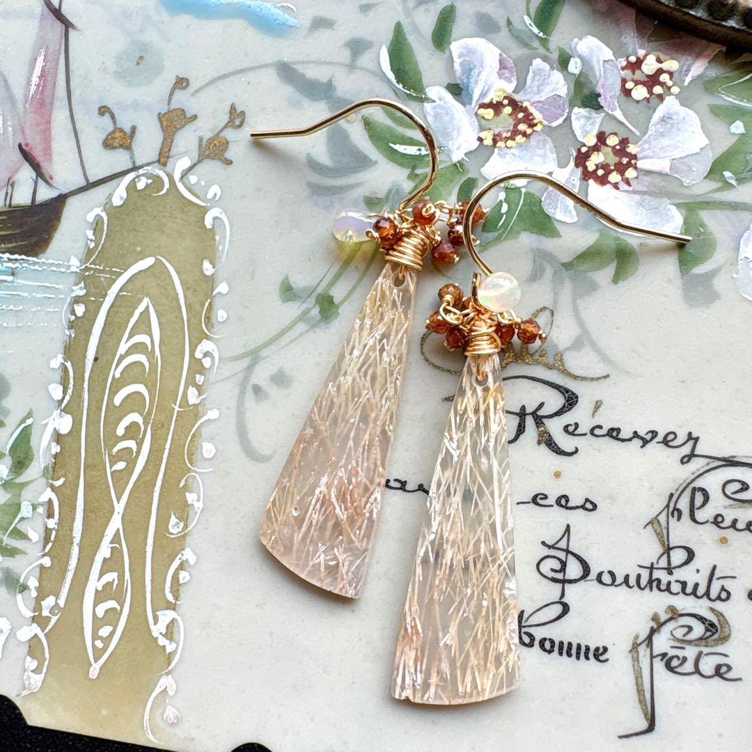 《のほほん様》レア✴︎チューブアゲート＆グリーンオパール＊ピアスorイヤリング