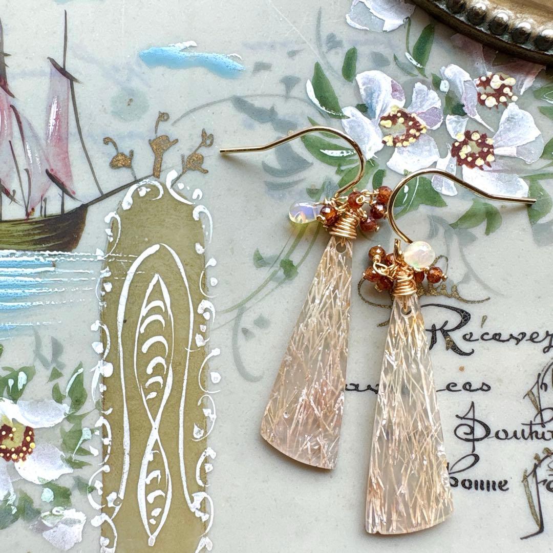 《のほほん様》レア✴︎チューブアゲート＆グリーンオパール＊ピアスorイヤリング