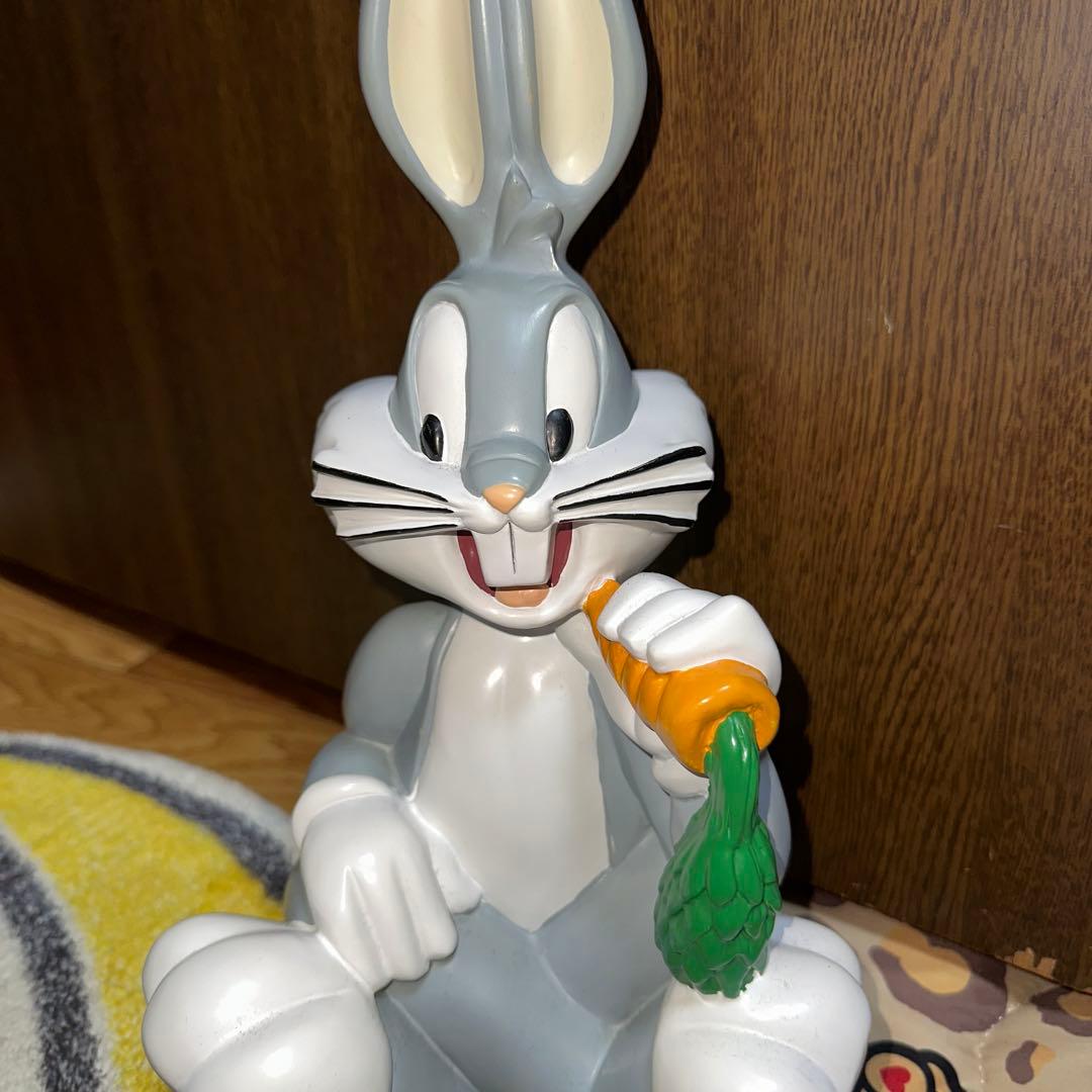 バックスバニー 置物 ニンジン付き高さ34センチ