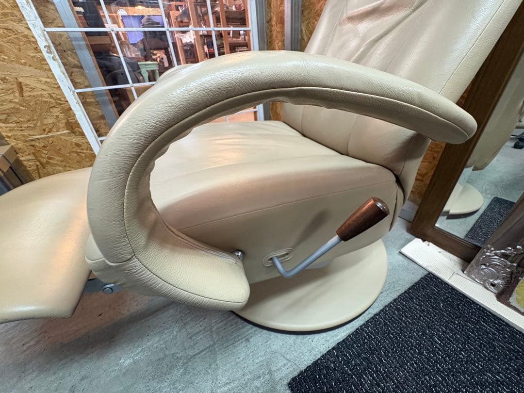 カリモク リクライニング　ソファ　 ディレトーレ ベージュ系 フットレスト付