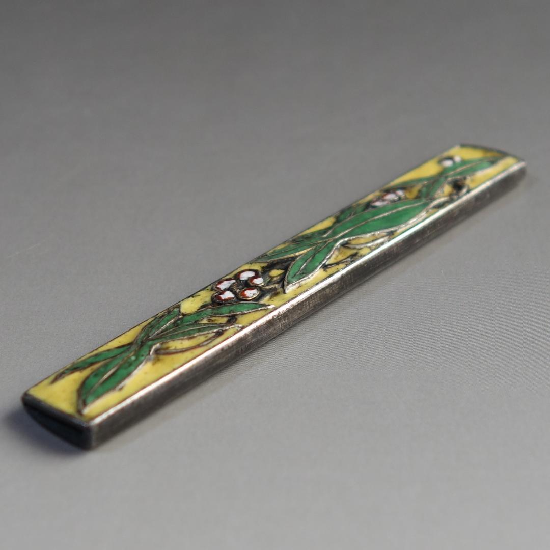 【沢潟梅花図小柄 銀地 七宝焼】 鍔 鐔 小柄 刀装具 骨董 アンティーク