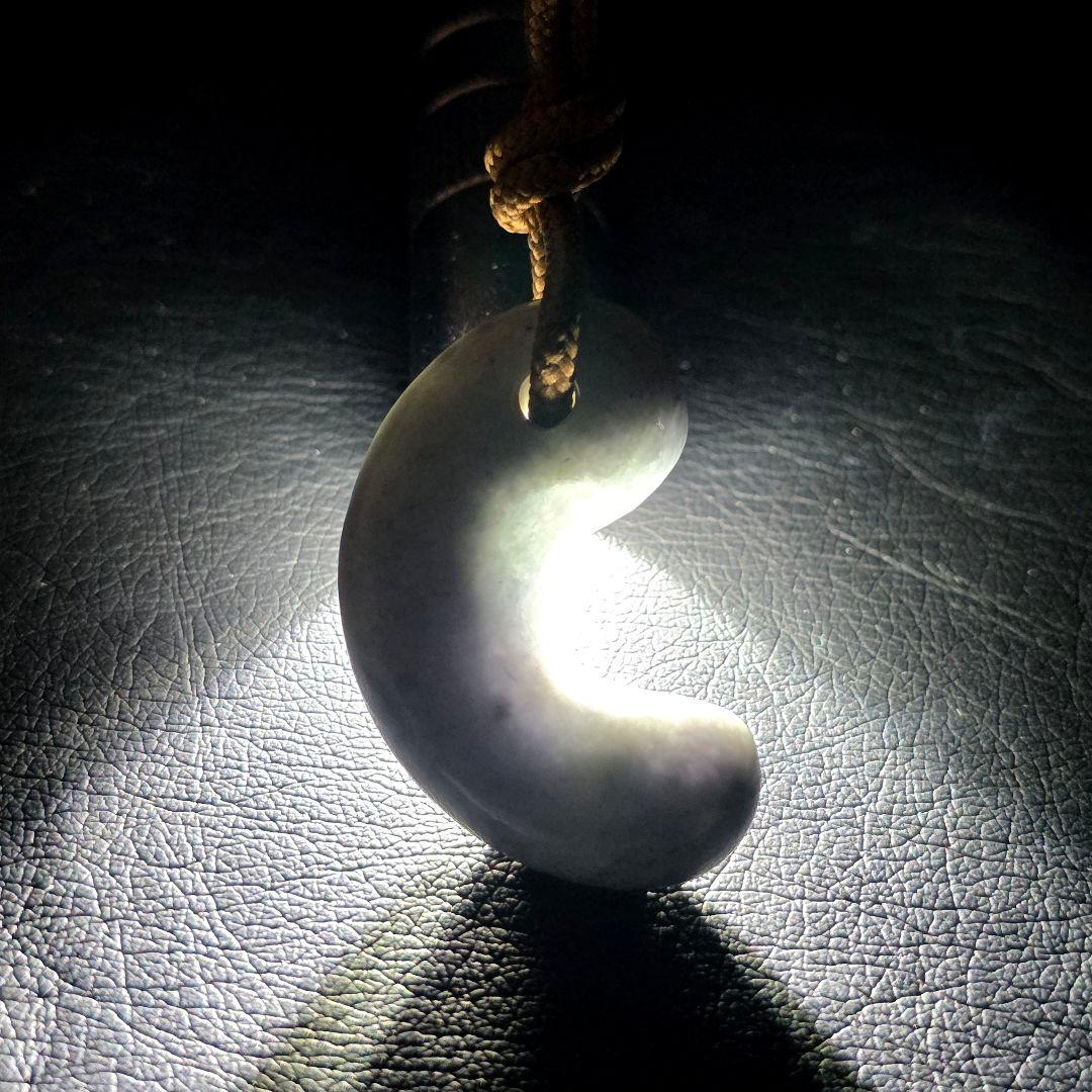 糸魚川翡翠:勾玉　MT0101