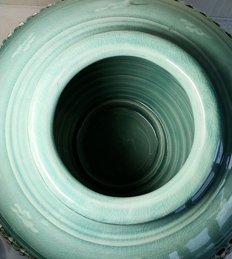 高麗青磁（青白磁）、「銀光」の壺です。 約35年前のものです。 - メルカリ