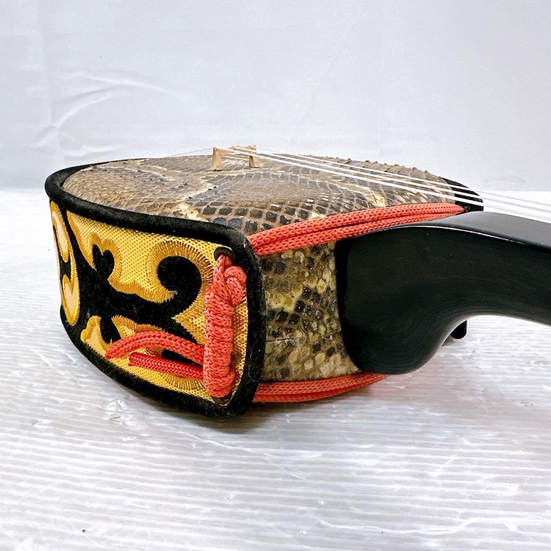【美品】沖縄三線 蛇皮線 本皮 蛇皮 三味線 本蛇皮 民族楽器 黒漆