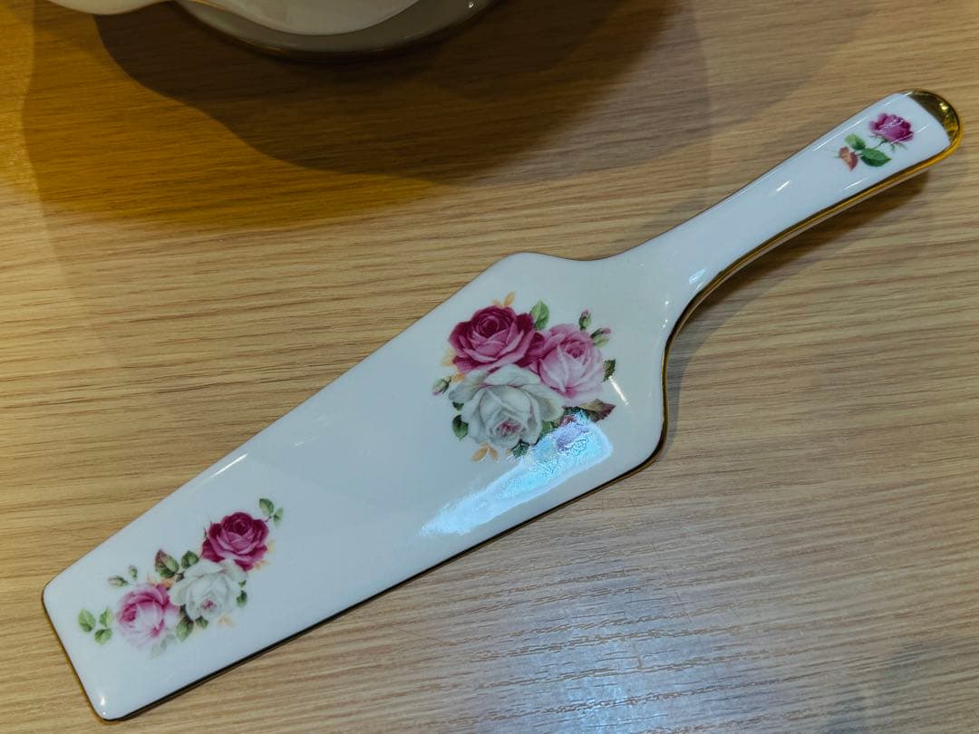 A8042【ロイヤルアシュモア】 ケーキサーバーセット 花柄 バラ - メルカリ