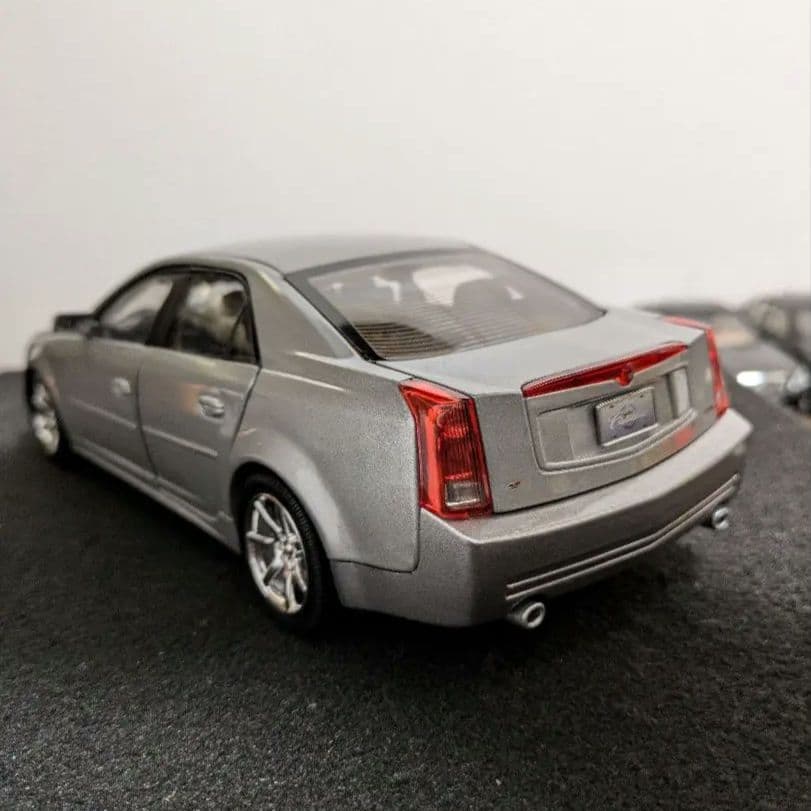 Cadillac CTS-V シルバー ミニカー　1/18 箱無　アメ車