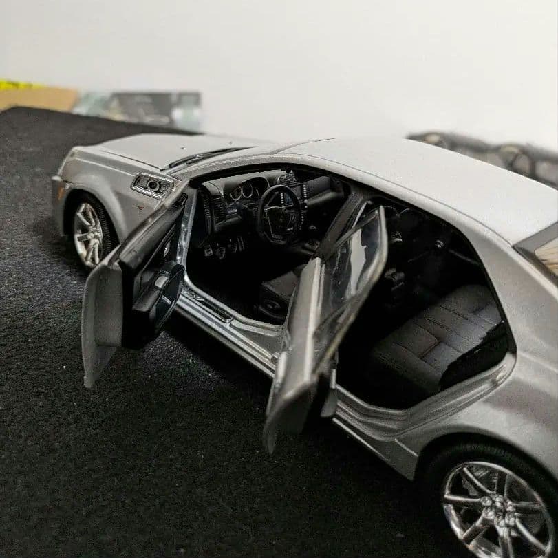 Cadillac CTS-V シルバー ミニカー　1/18 箱無　アメ車