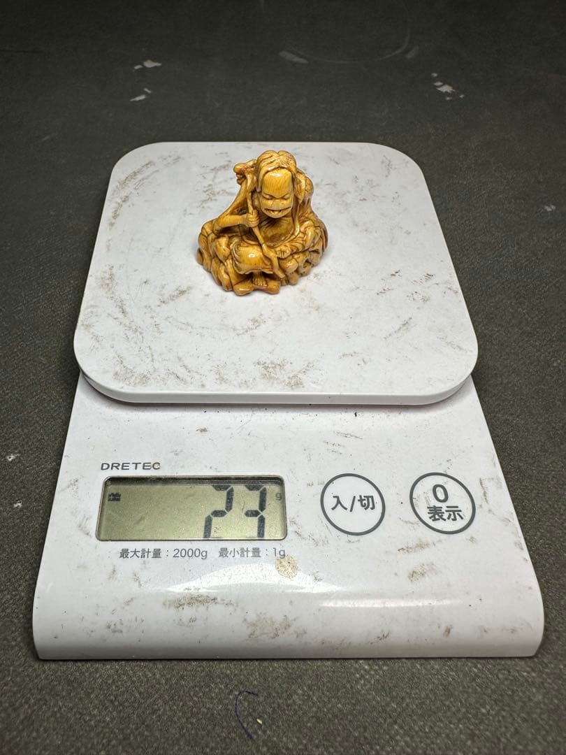 極上　根付　天然素材　アンティーク　骨董　飾り物　古美術品　 置物　細密細工