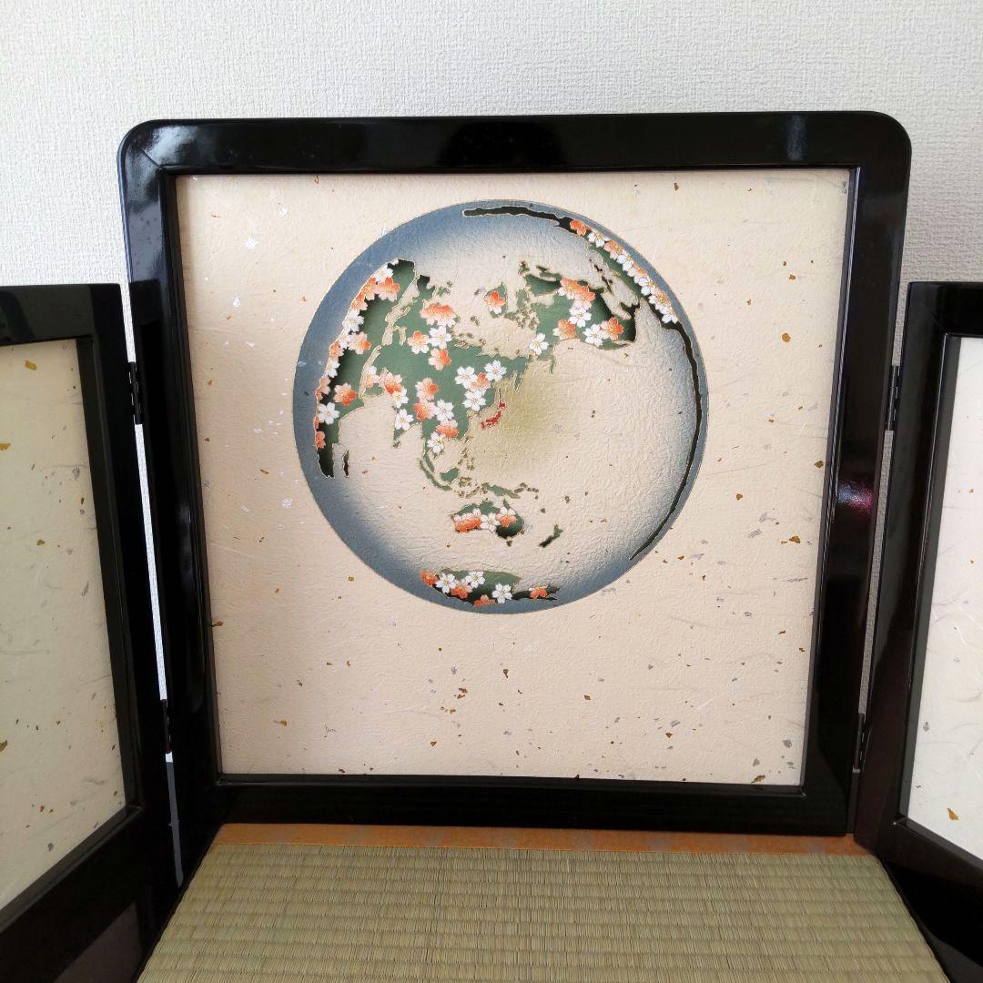 【美品】人形の東月木彫箔押竜頭御兜 平安好隆作 陣羽織付き 桜遊星緑セット