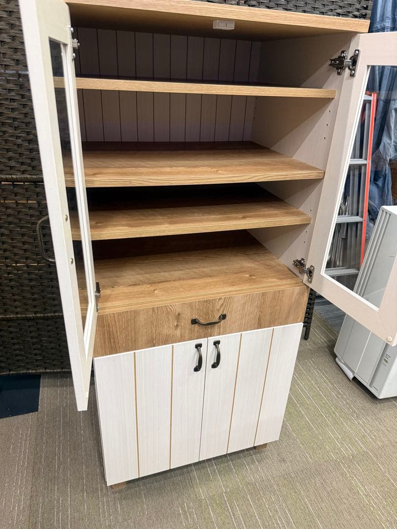 【美品】ニトリ　フレンチカントリー調キャビネット　(キャビネットW131)