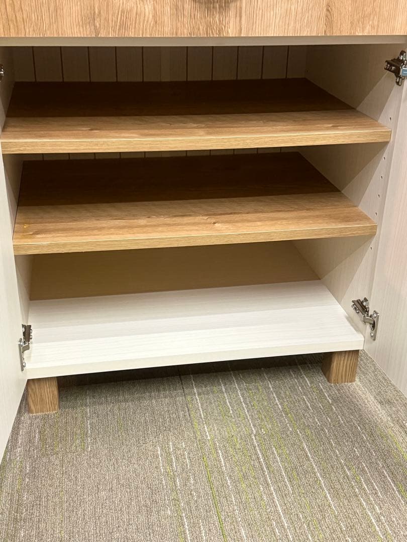 【美品】ニトリ　フレンチカントリー調キャビネット　(キャビネットW131)