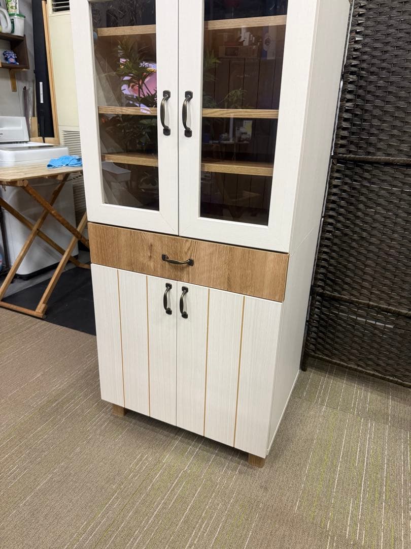 【美品】ニトリ　フレンチカントリー調キャビネット　(キャビネットW131)