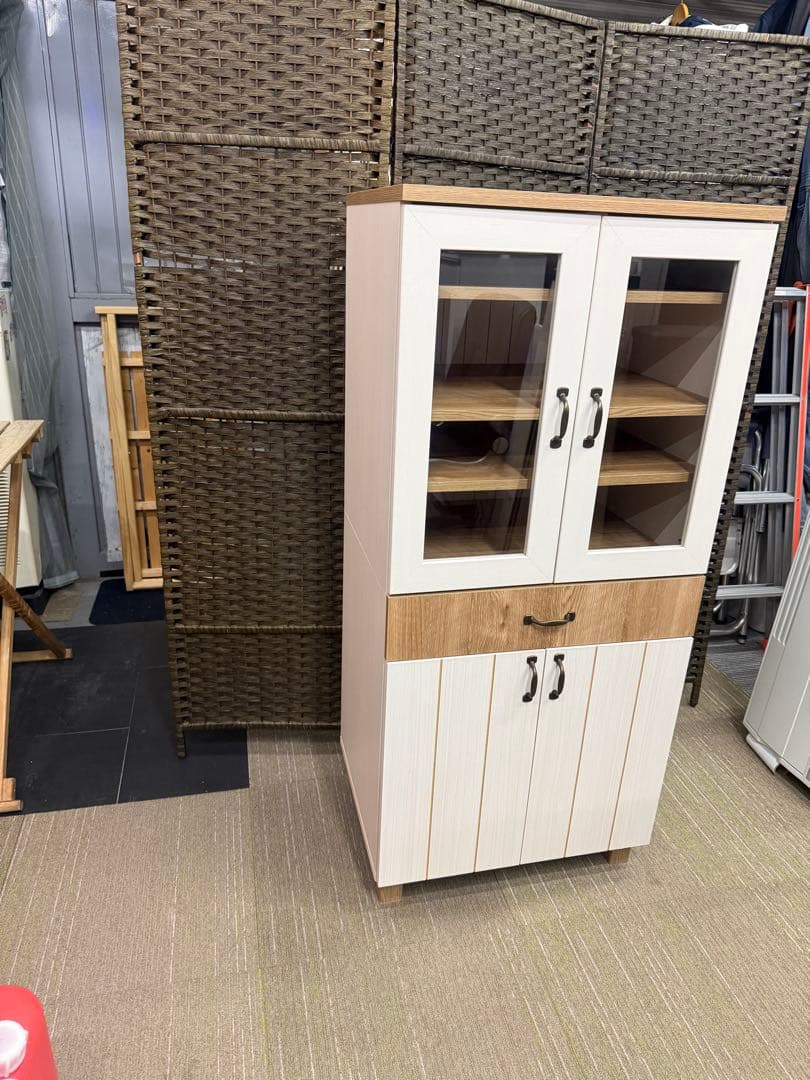 【美品】ニトリ　フレンチカントリー調キャビネット　(キャビネットW131)