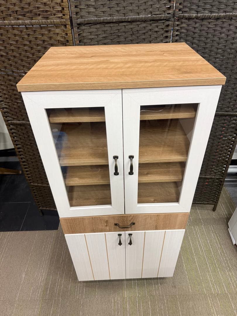 【美品】ニトリ　フレンチカントリー調キャビネット　(キャビネットW131)