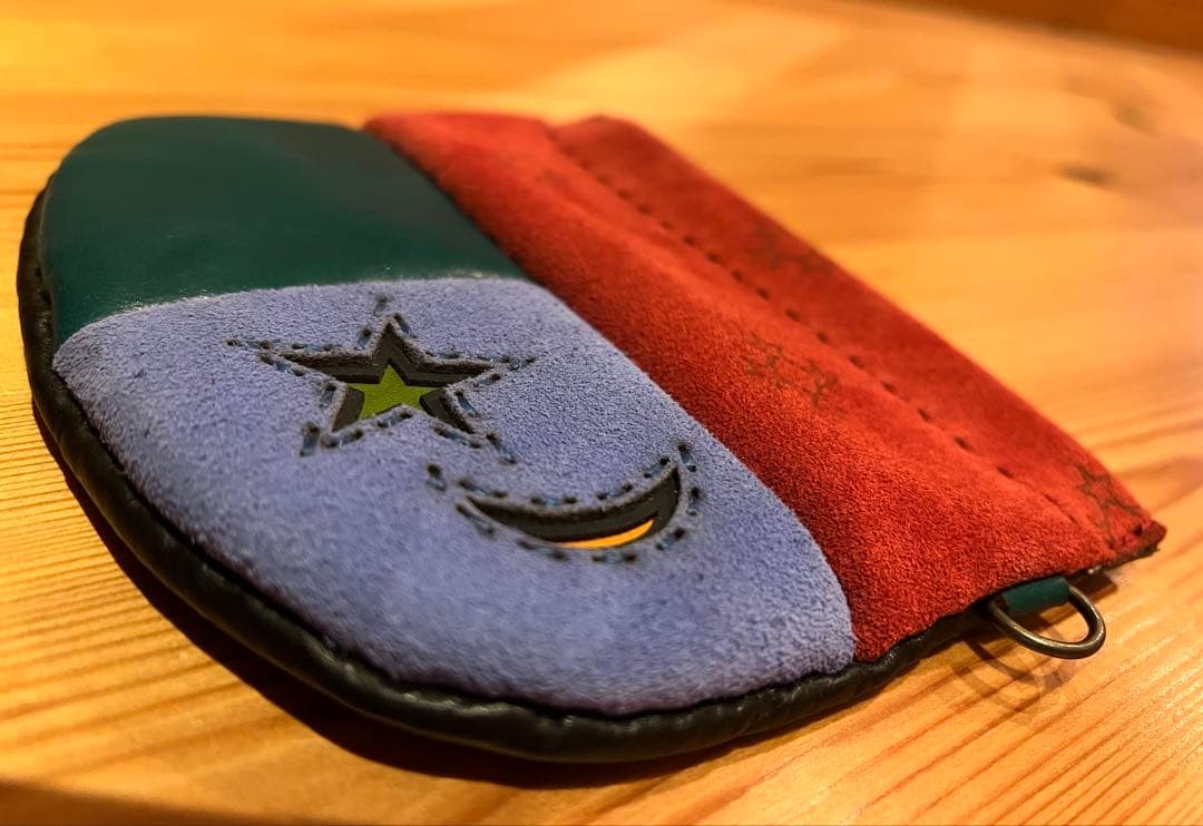 【オジャガデザイン】星と月の刺繍レザーポーチ カラフル【未使用】