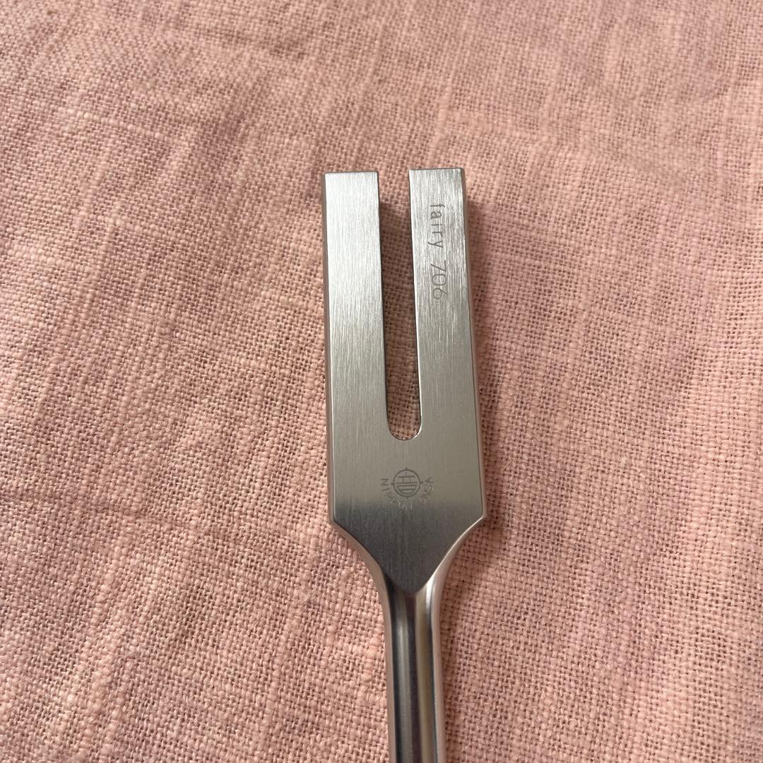 マドモアゼル愛　2964Hzチューナー 雫石付き