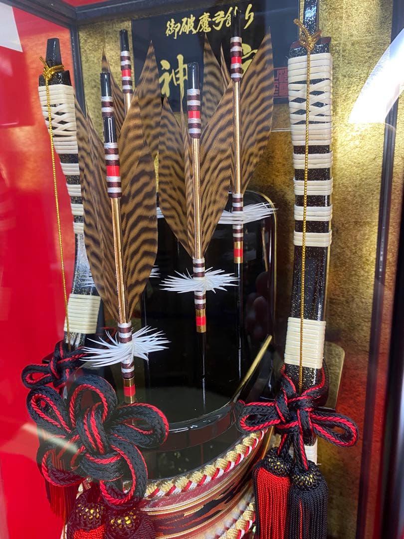 破魔弓　ガラスケース１５号・間口約２６×奥行約２３×高さ約５３㎝