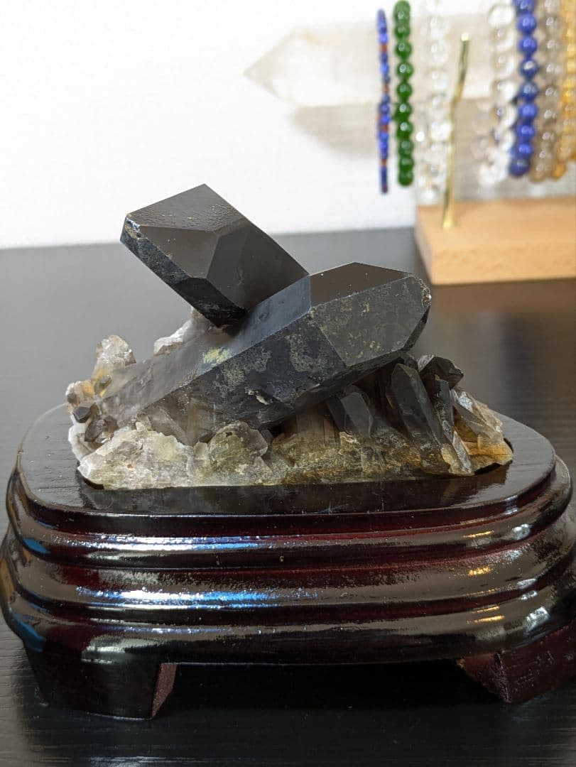 新年セール✨高品質✨ モリオンクラスター 木製台座付き