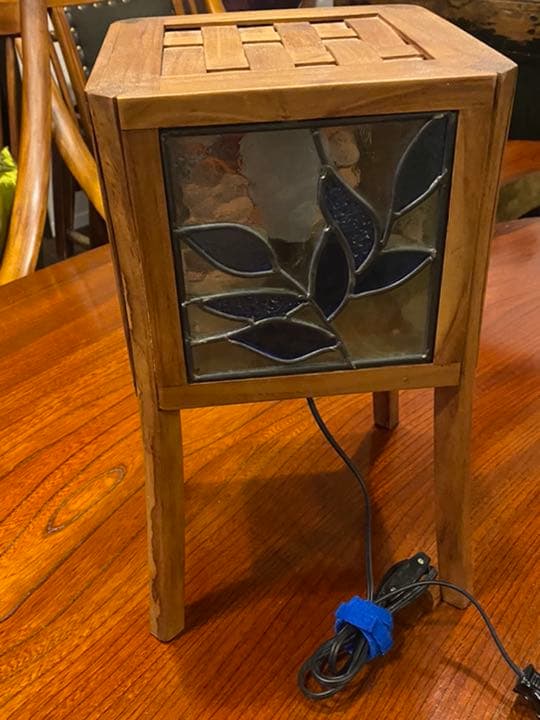 ステンドグラス　卓上ライト