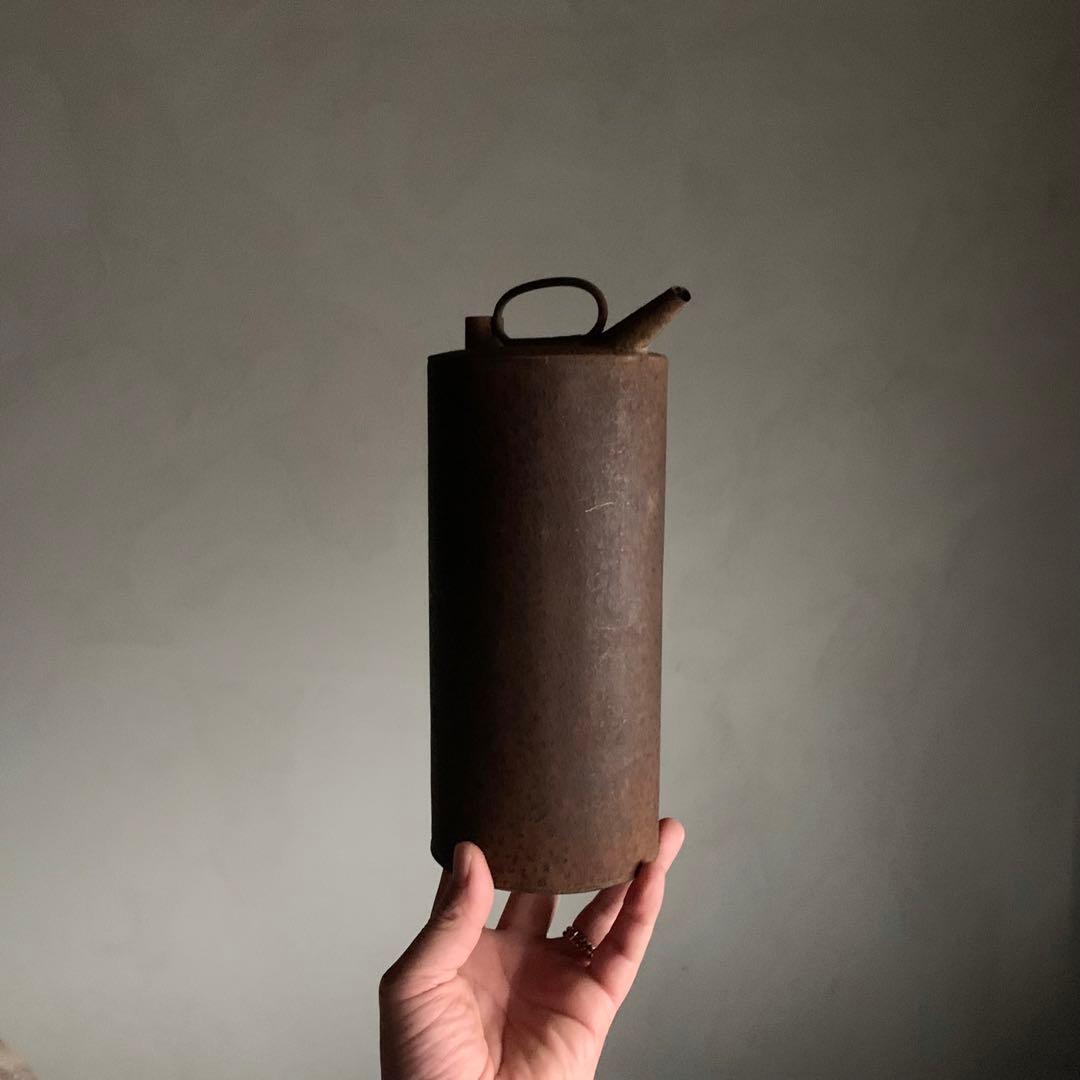 錆びた 鉄あるいはブリキ 水注 古道具 アンティーク オブジェ