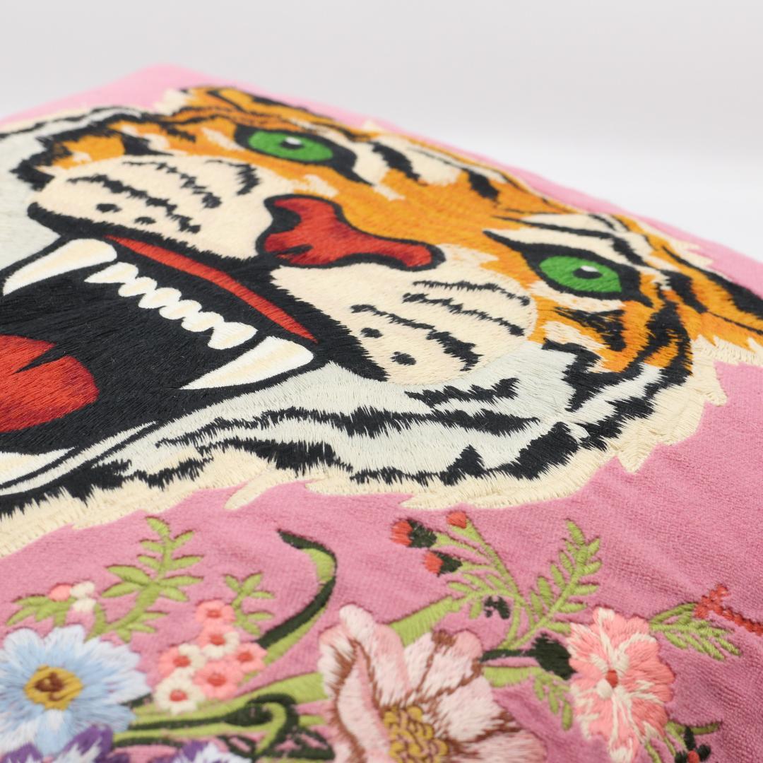 ⭐希少⭐ グッチ タイガー 虎 刺繍 フリンジ付き 枕 クッション - メルカリ