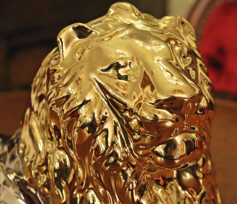 陶器 動物 ライオン 置物 イタリア製 AHURA 1424/OP プラチナ - メルカリ