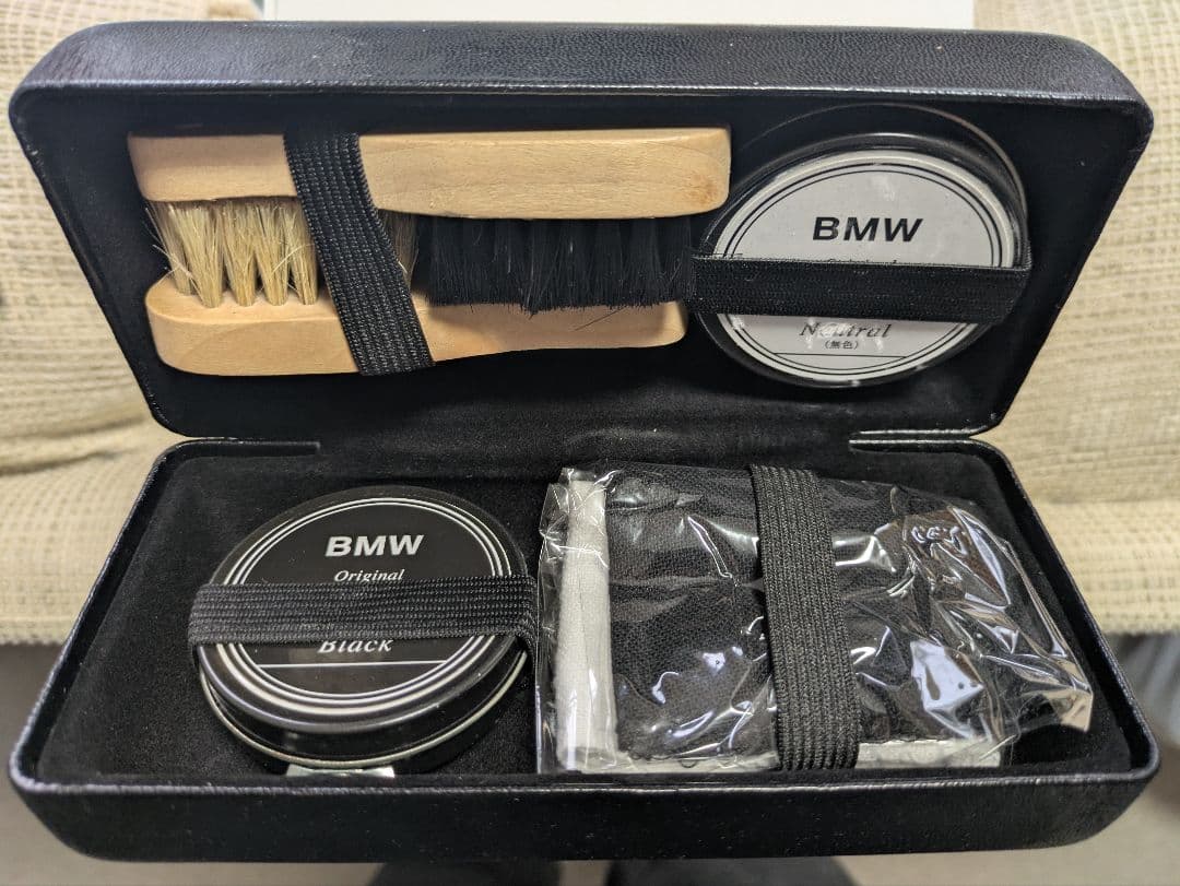 BMW 置物時計 THE JOY OF LIVING EVERY SECOND.