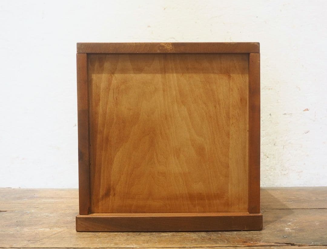 1341 重厚な無垢材の収納棚　小引き出し　チェスト　ケース　レトロ　小物入れ