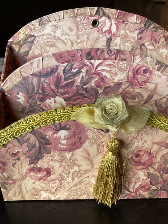 ヴィクトリアンプリント薔薇の４点盛りだくさんお楽しみ袋ペーパーレターラック＆籠等