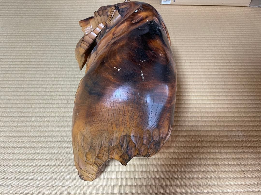 木彫り熊鮭くわえ　木製