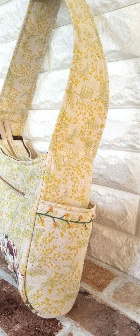 《値下げしました》ハンドメイド　肩掛けカバン　スーちゃん　ビリーくん