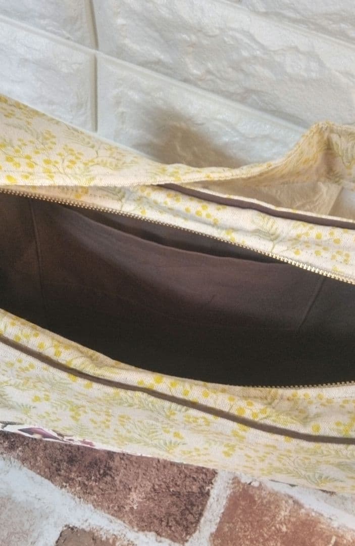 《値下げしました》ハンドメイド　肩掛けカバン　スーちゃん　ビリーくん