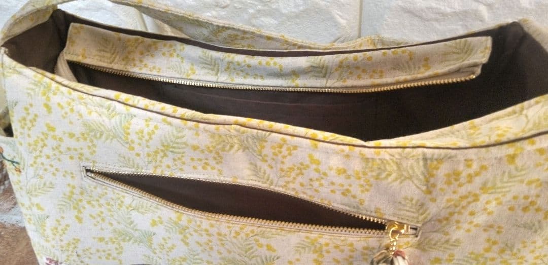 《値下げしました》ハンドメイド　肩掛けカバン　スーちゃん　ビリーくん