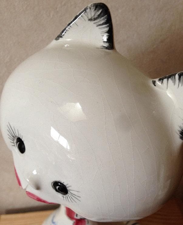 面白い顔の首長猫の大きめフィギュリン　愛嬌抜群なオブジェ　ヴィンテージ　陶器