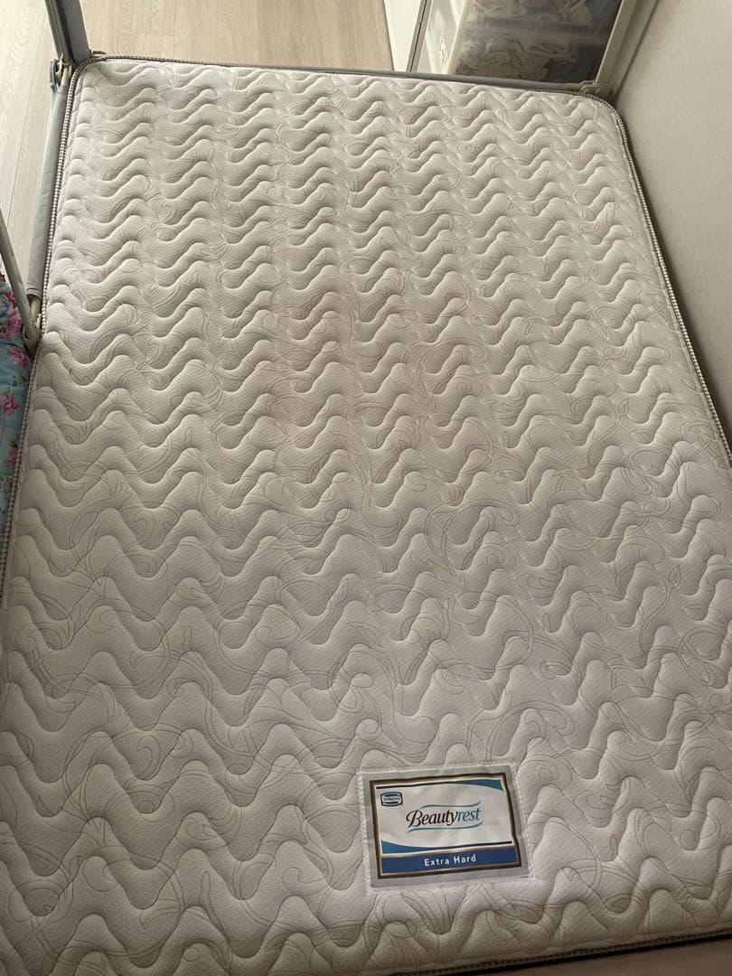 SimmonsのBeautyrestマットレス、エクストラハード仕様ダブルサイズ