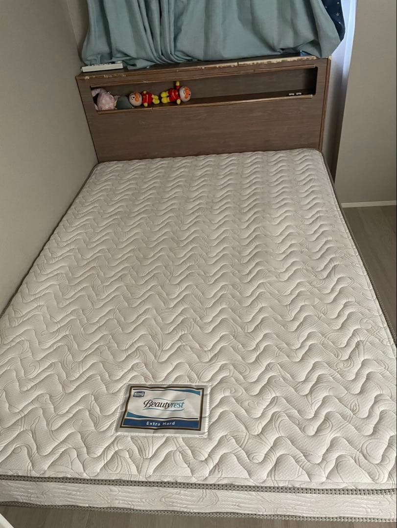 SimmonsのBeautyrestマットレス、エクストラハード仕様ダブルサイズ