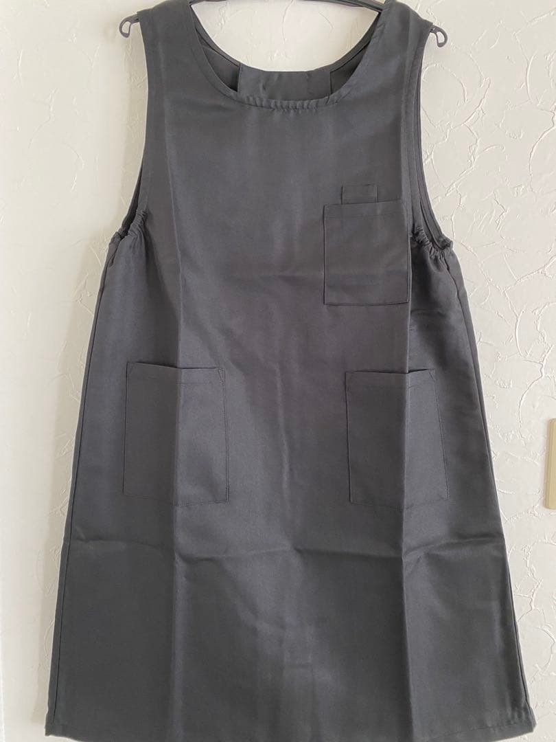 ブルー　ブラック　エプロン　ボタン付き 4ポケット