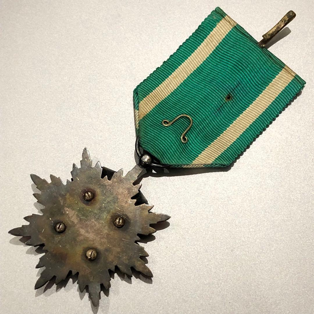 【送料無料・ジャンク】 日本軍 陸軍 海軍 記章 徽章 功五級金鵄勲章 本体のみ