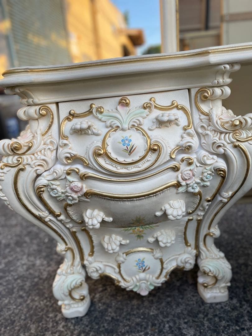 プリンセス家具　西洋風　アンティーク家具　ゴージャス家具　ドレッサーシミあり