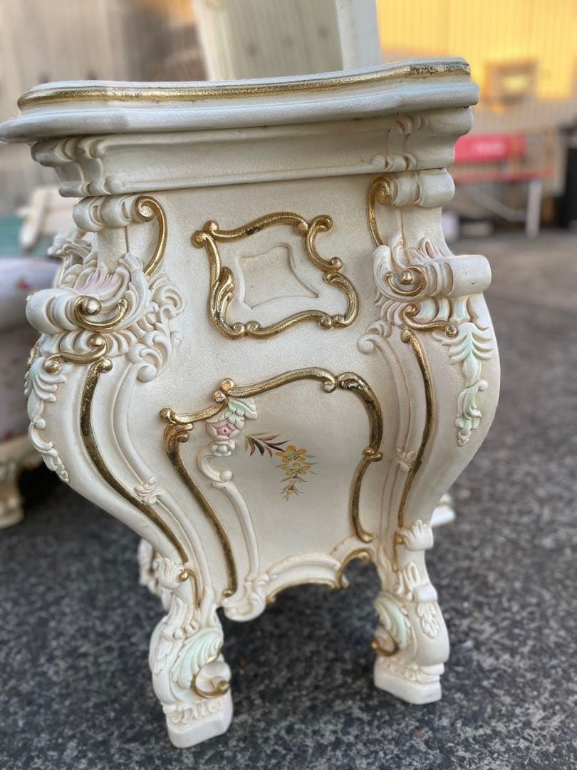 プリンセス家具　西洋風　アンティーク家具　ゴージャス家具　ドレッサーシミあり