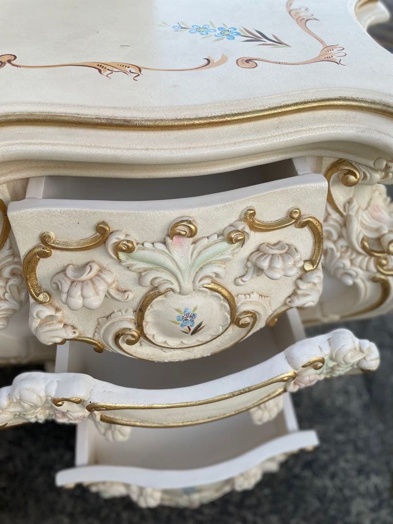 プリンセス家具　西洋風　アンティーク家具　ゴージャス家具　ドレッサーシミあり